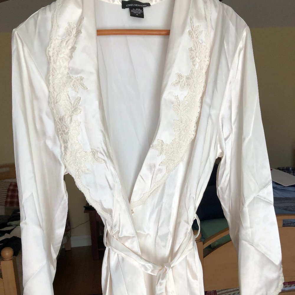 White Dressing Gown / Bath Robe